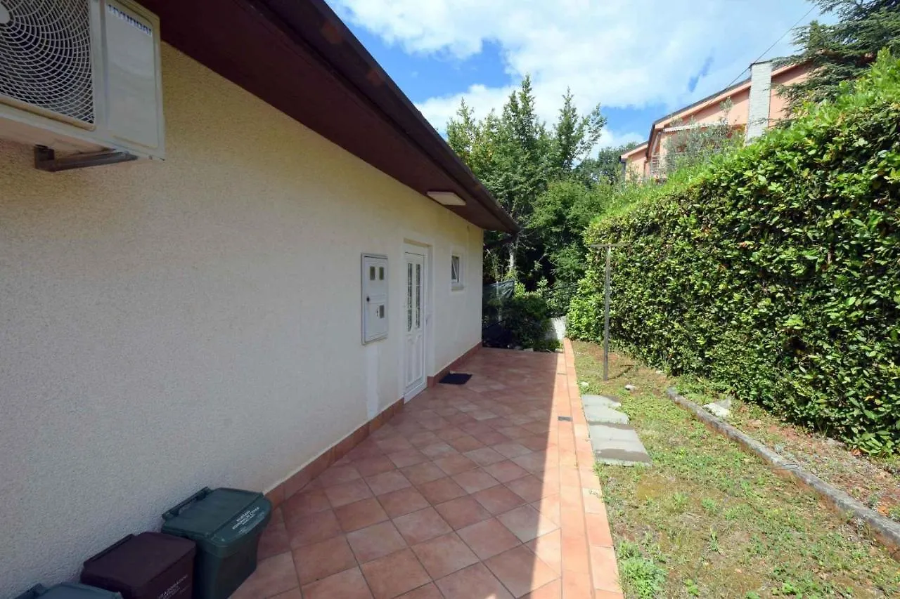 Apartment In Njivice/Insel Krk 13277