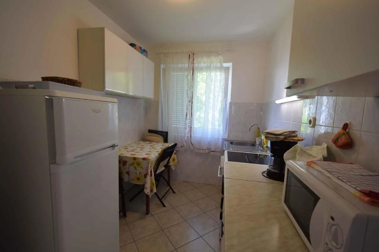 Apartment In Njivice/Insel Krk 13277