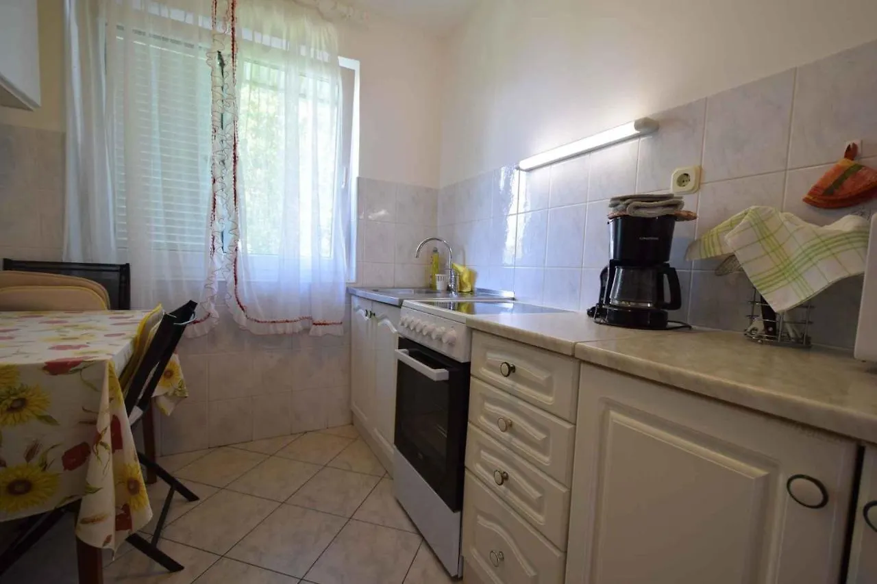 Apartment In Njivice/Insel Krk 13277