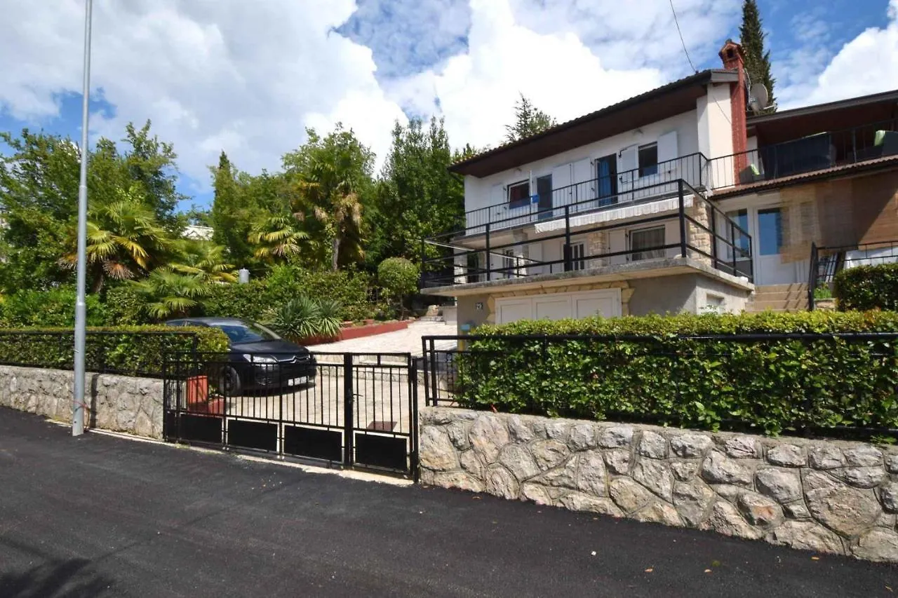 Apartment In Njivice/Insel Krk 13277